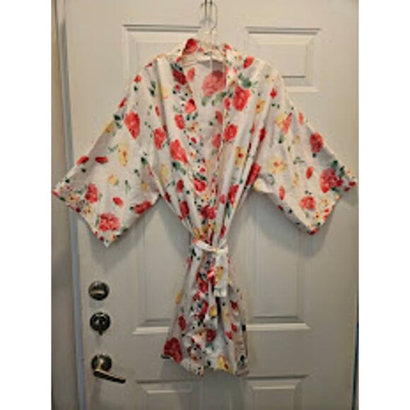 Secret Treasures Ladies Kimono Wrap Robe 1XLSatin Polyester Rose yellow flower - Picture 1 of 8